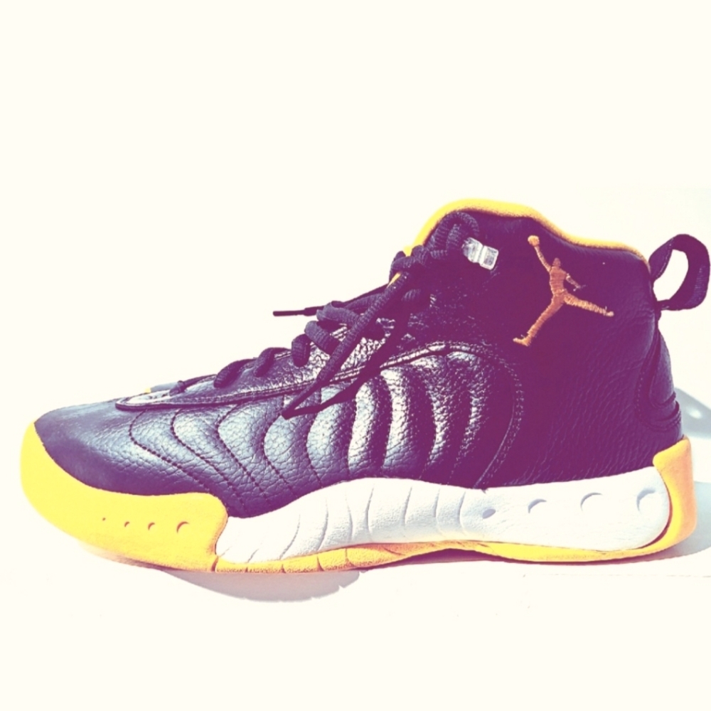 Air jordan Retro Varsity Orange & Black s: 10.5